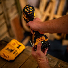 Load image into Gallery viewer, Genuine Dewalt DCB184 5.0ah 18v XR Lithium Ion Li-Ion Battery Twin Pack Aus-stock